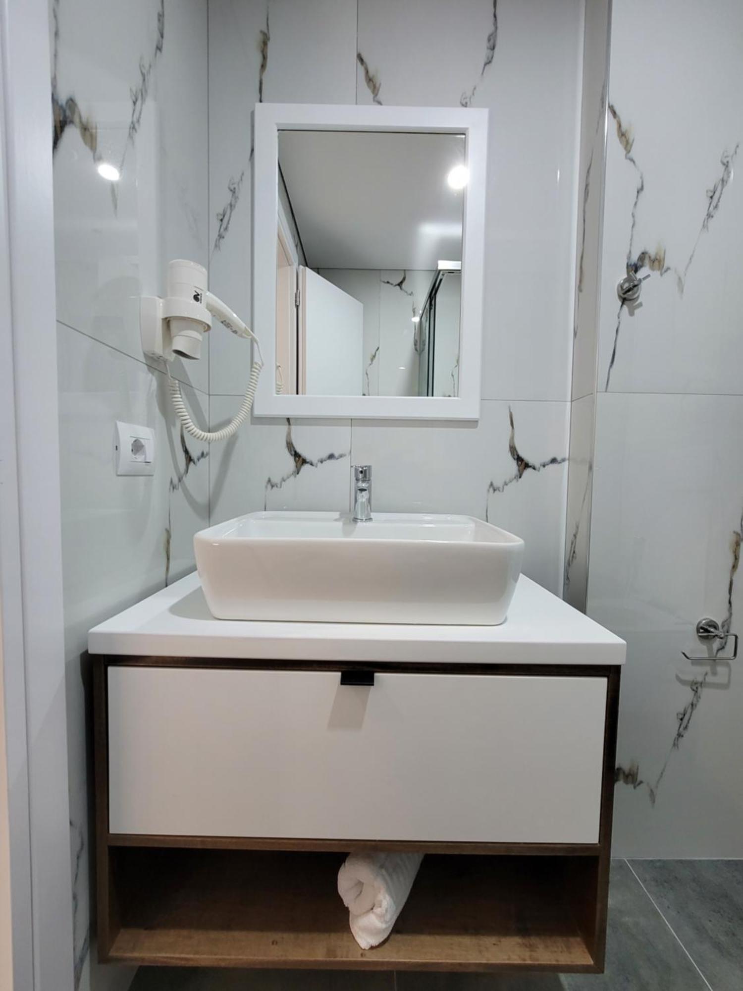 Prestige Hotel Ksamil Eksteriør bilde