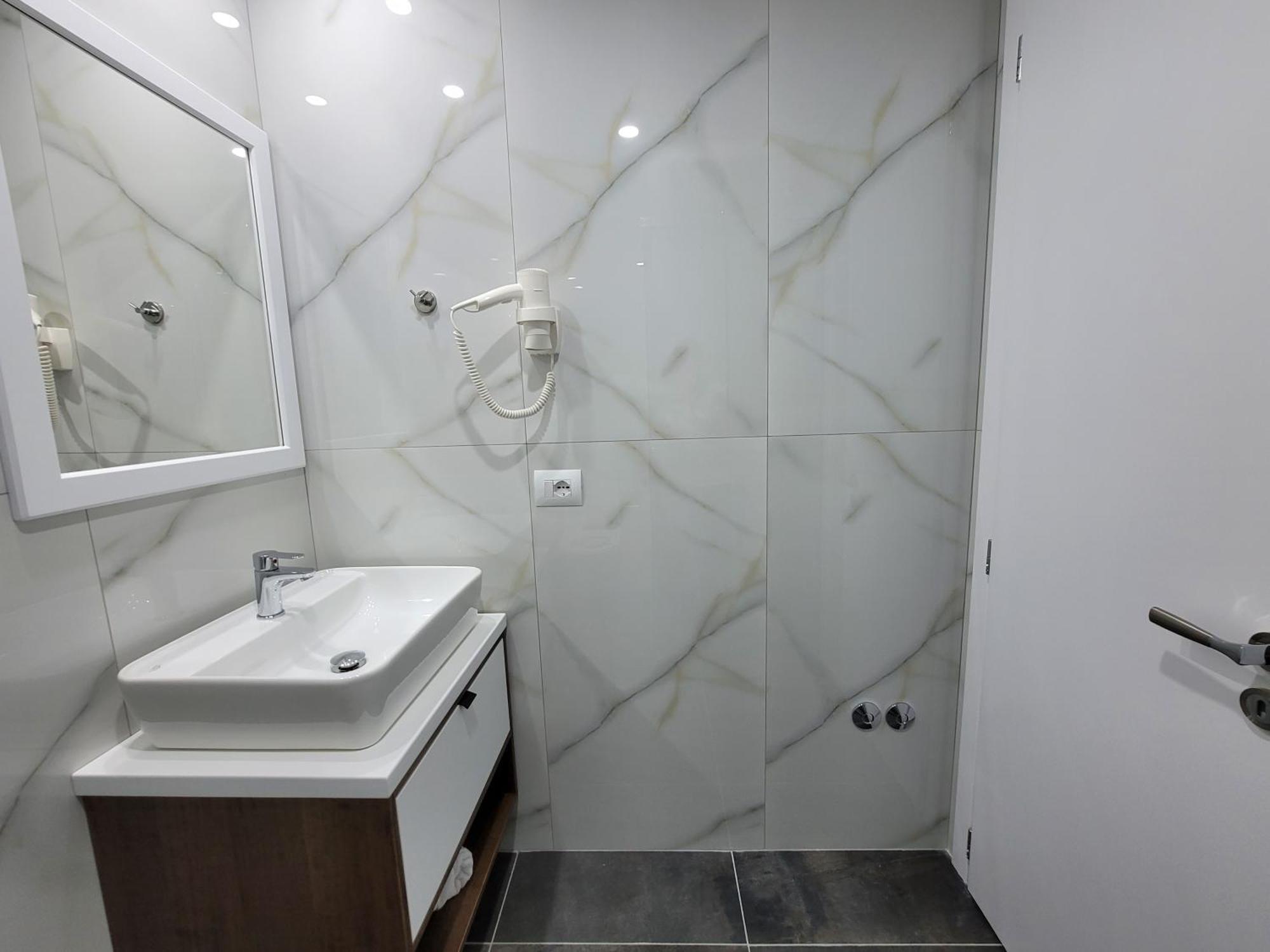 Prestige Hotel Ksamil Eksteriør bilde