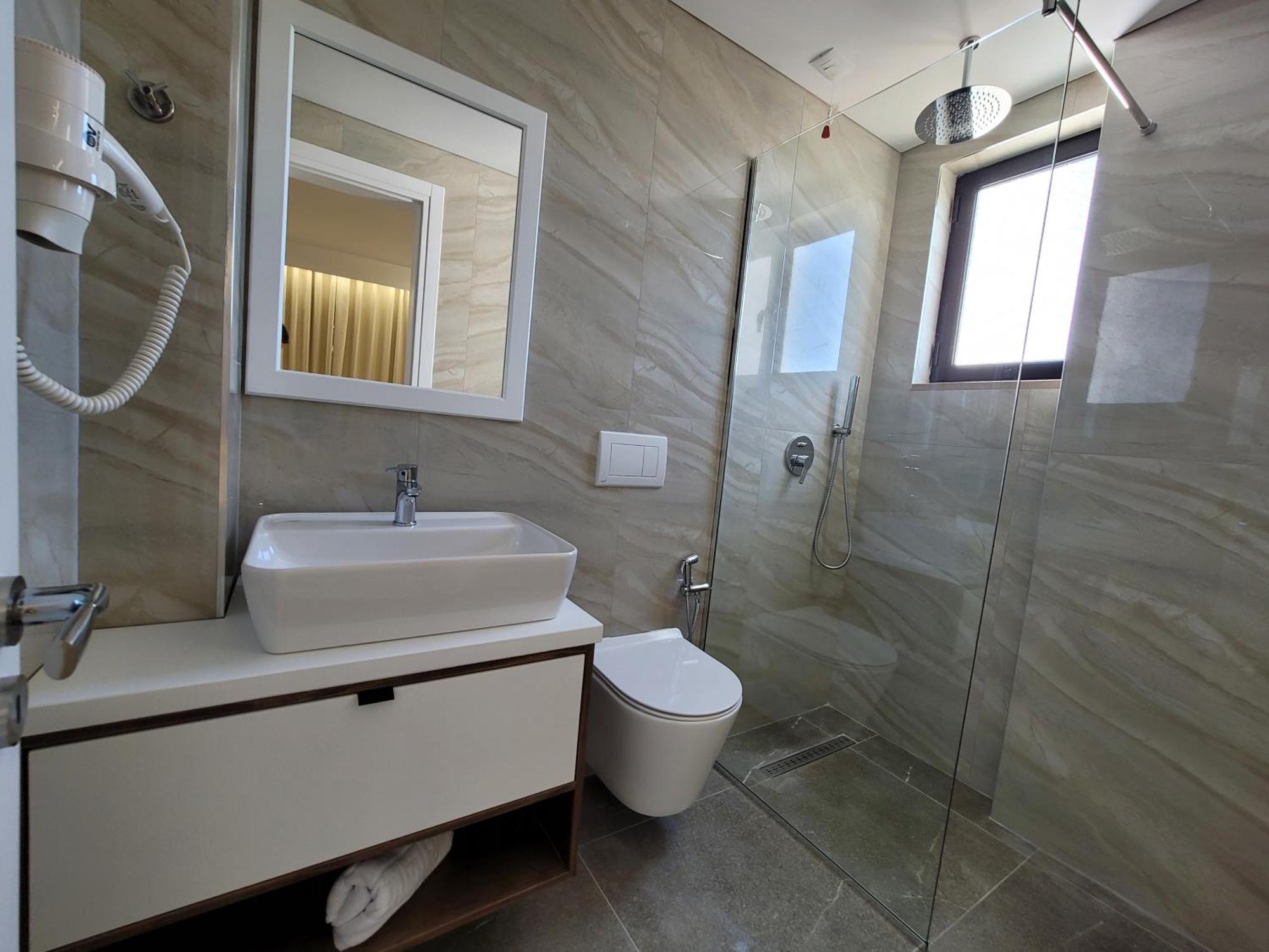Prestige Hotel Ksamil Eksteriør bilde