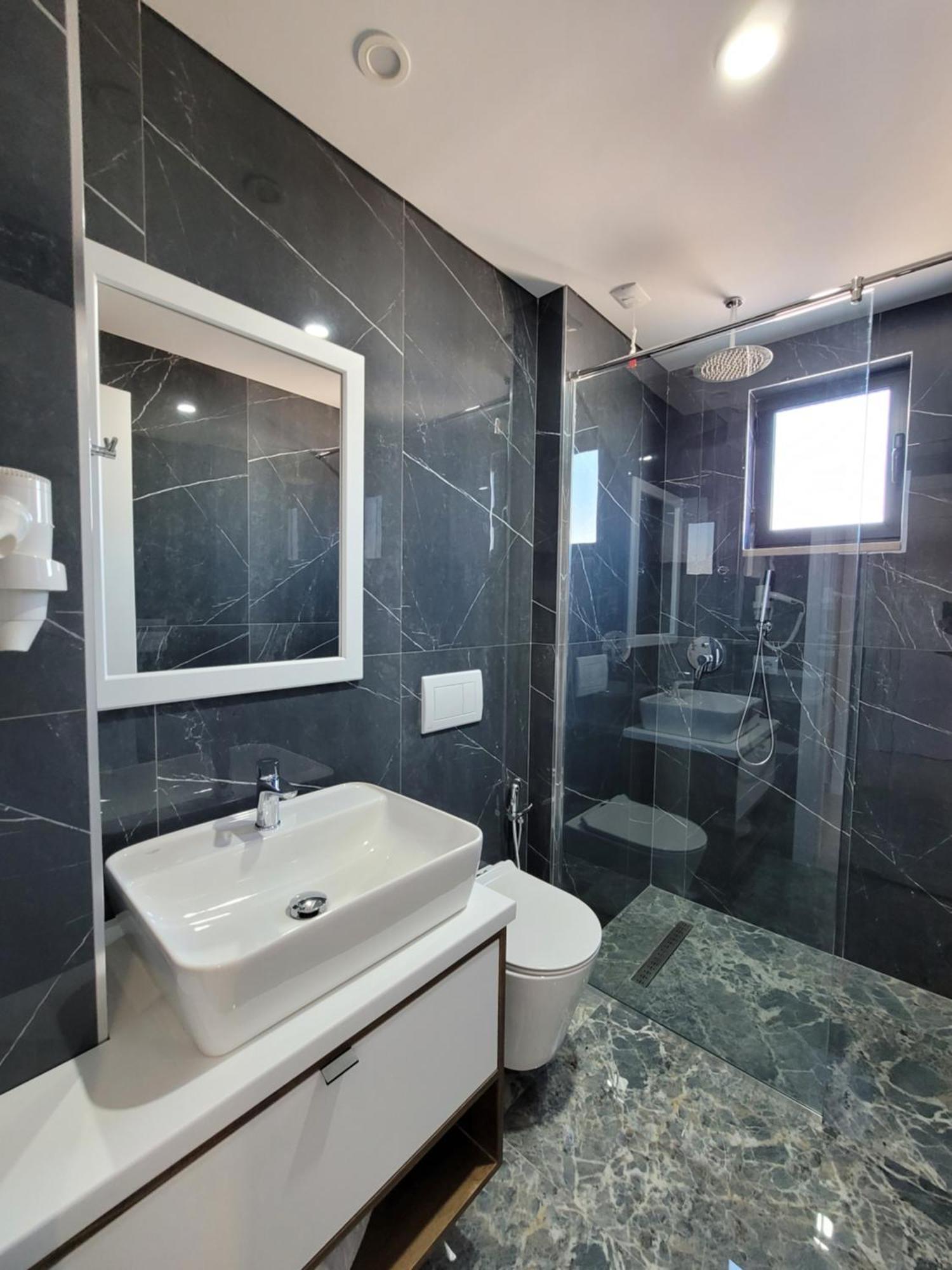 Prestige Hotel Ksamil Eksteriør bilde
